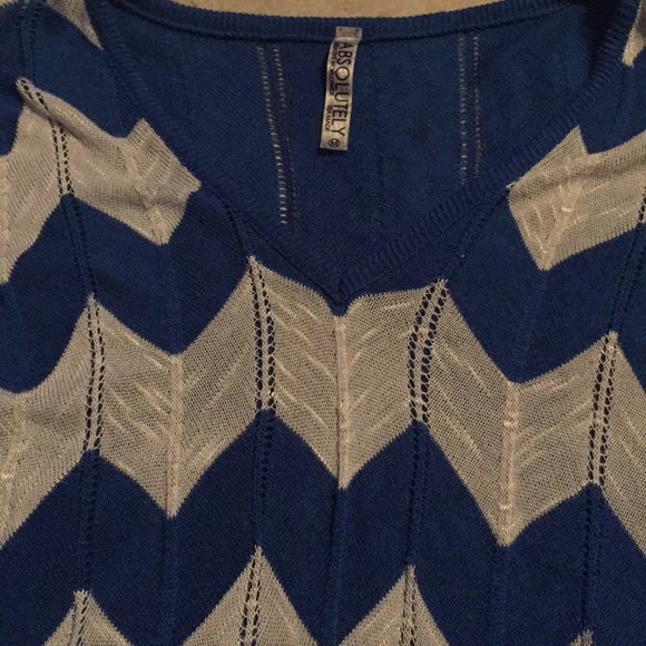 Short sleeve patterned top - Picture 2 of 2